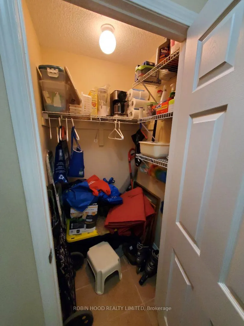 Photo 4 of Unit 101, 136 Aspen Springs Drive, Clarington, Bowmanville — HOMEH
