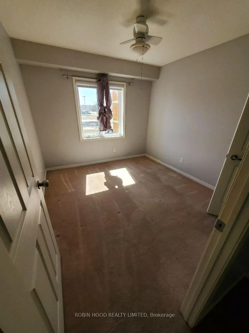 Photo 12 of Unit 101, 136 Aspen Springs Drive, Clarington, Bowmanville — HOMEH