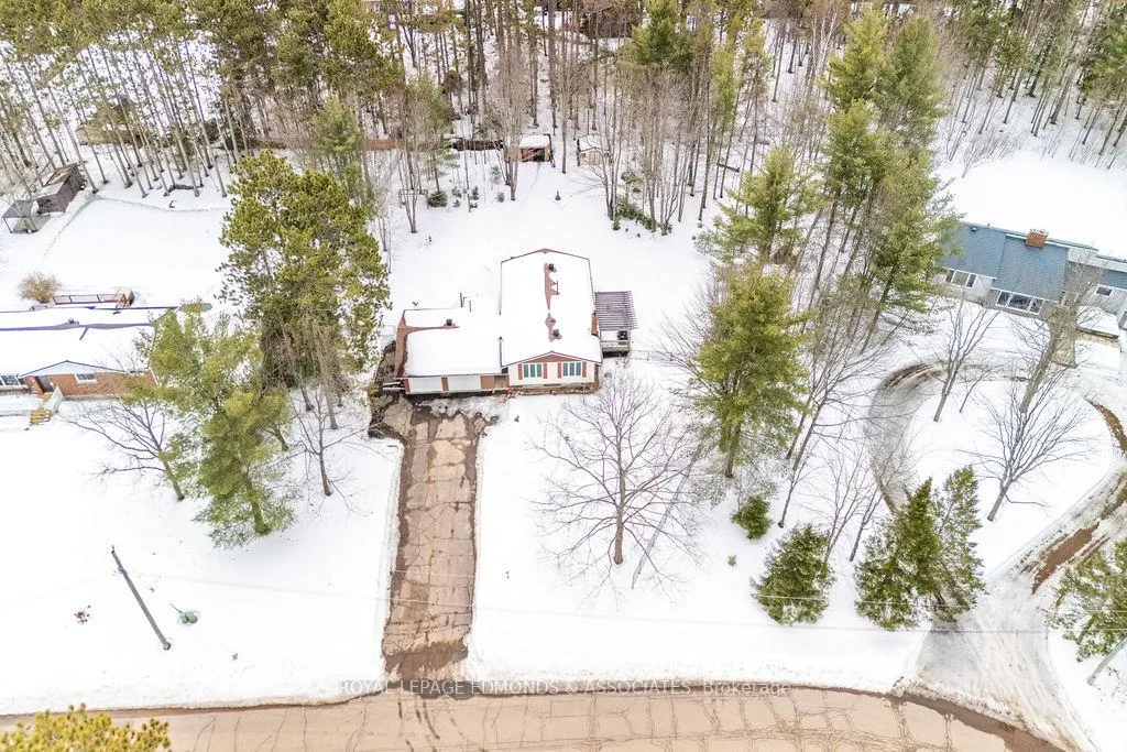 Photo 3 of 15 Mckay Street, Petawawa — HOMEH