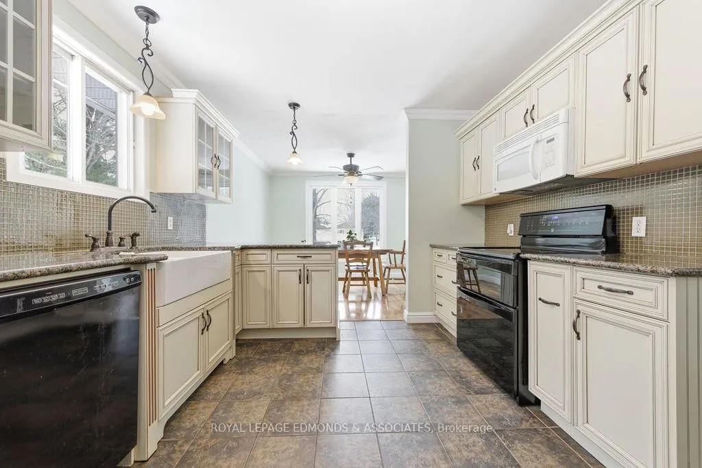 Photo 21 of 15 Mckay Street, Petawawa — HOMEH