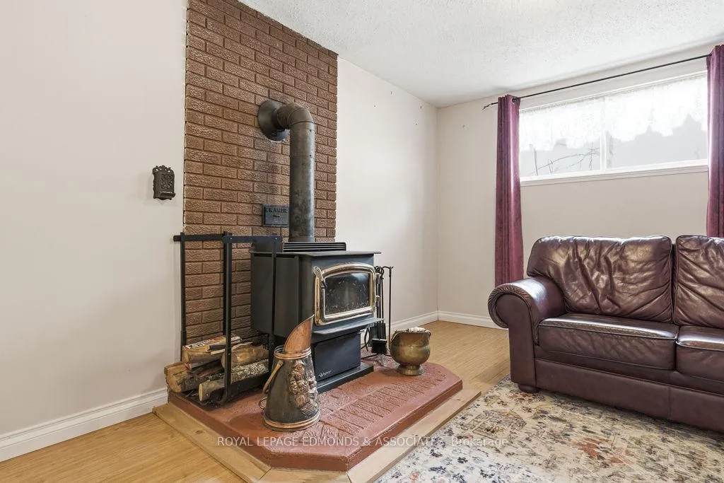 Photo 35 of 15 Mckay Street, Petawawa — HOMEH