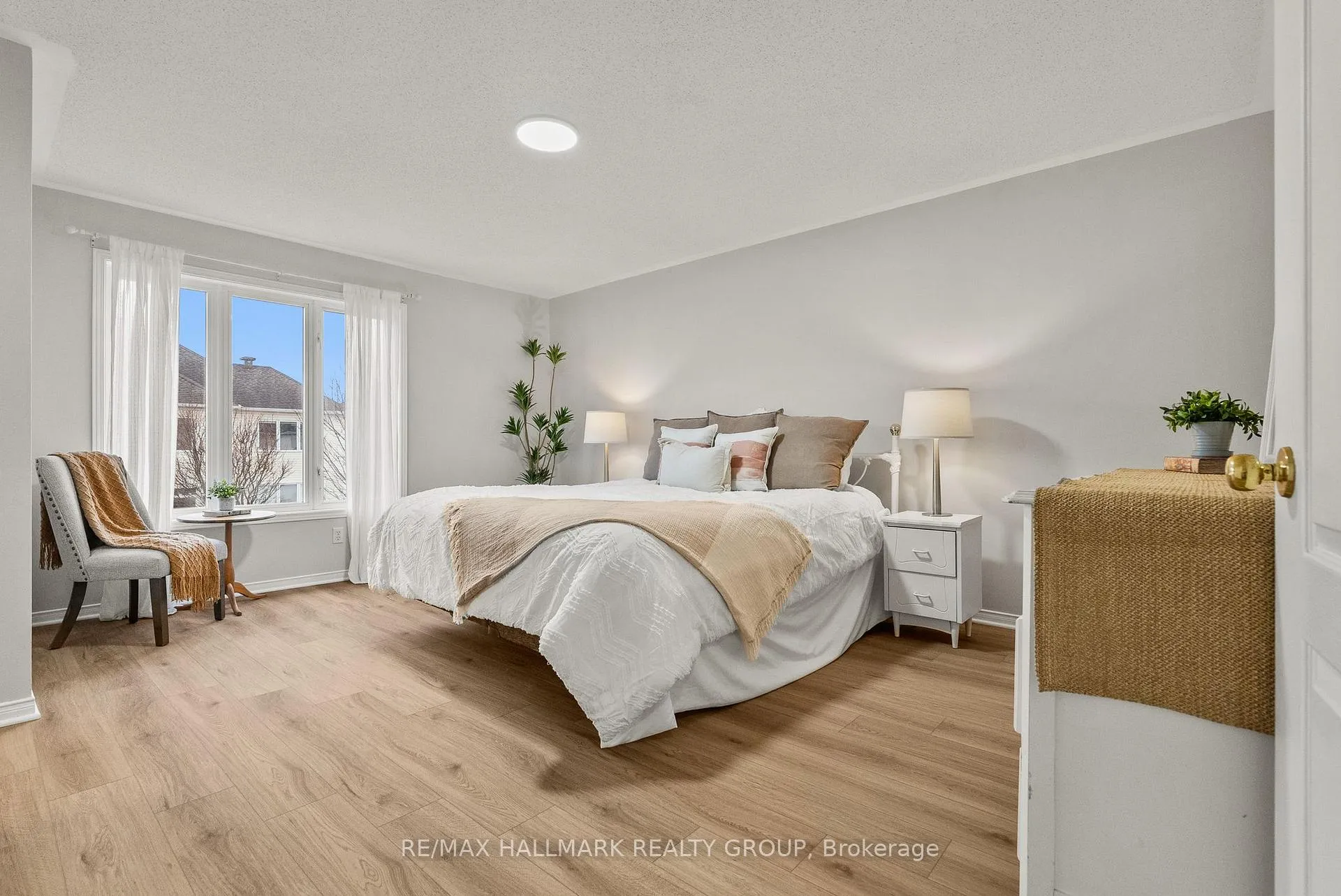 Photo 17 of 18 Irish Rose Crescent, Ottawa, Barrhaven - Longfields — HOMEH