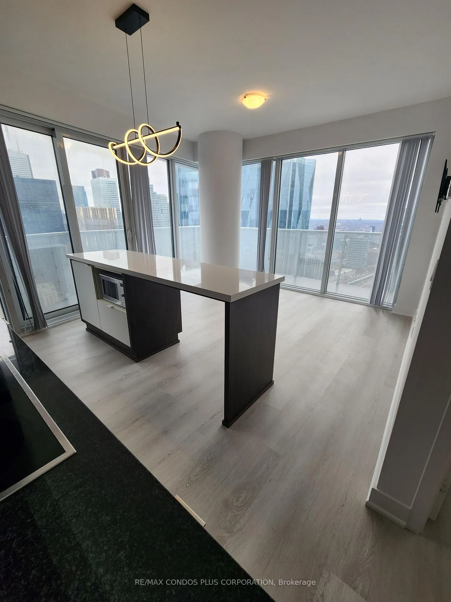 Photo 6 of Unit 5604, 100 Harbour Street, Toronto, Waterfront Communities — HOMEH