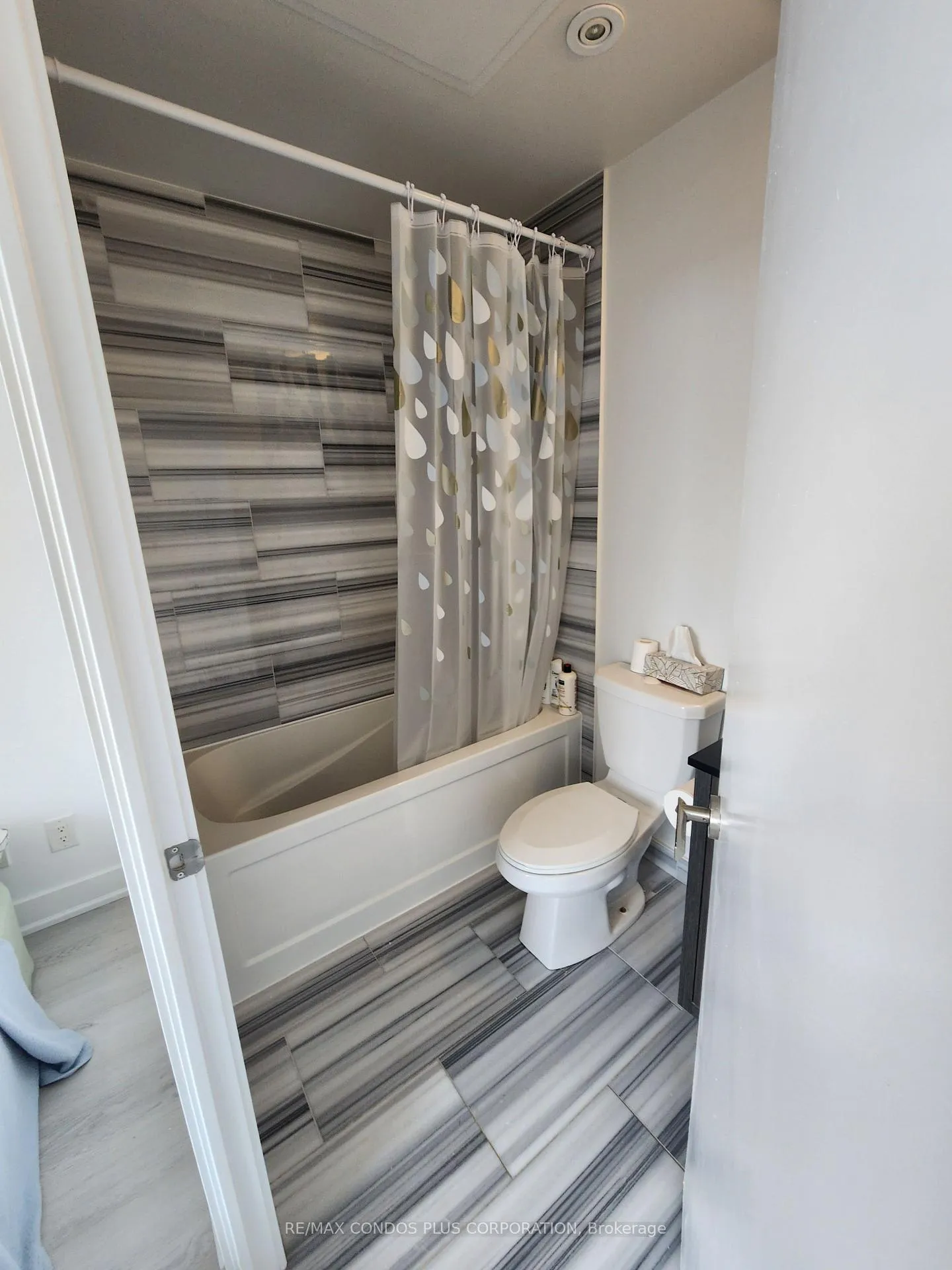 Photo 9 of Unit 5604, 100 Harbour Street, Toronto, Waterfront Communities — HOMEH