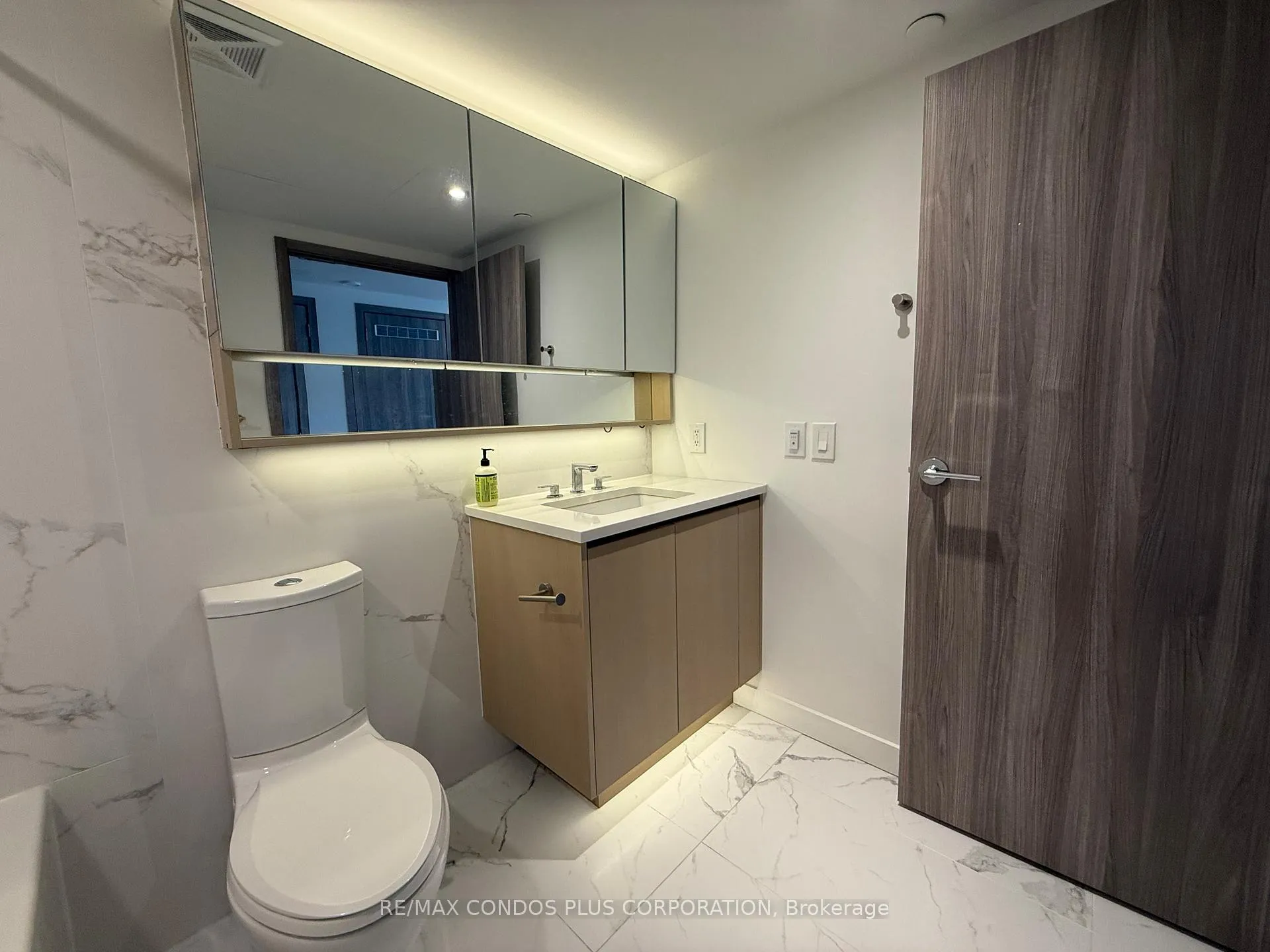 Photo 8 of Unit 712, 38 Widmer Street, Toronto, Waterfront Communities — HOMEH