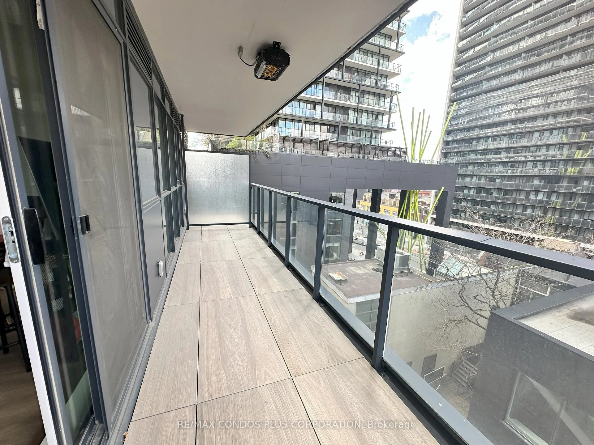 Photo 10 of Unit 712, 38 Widmer Street, Toronto, Waterfront Communities — HOMEH
