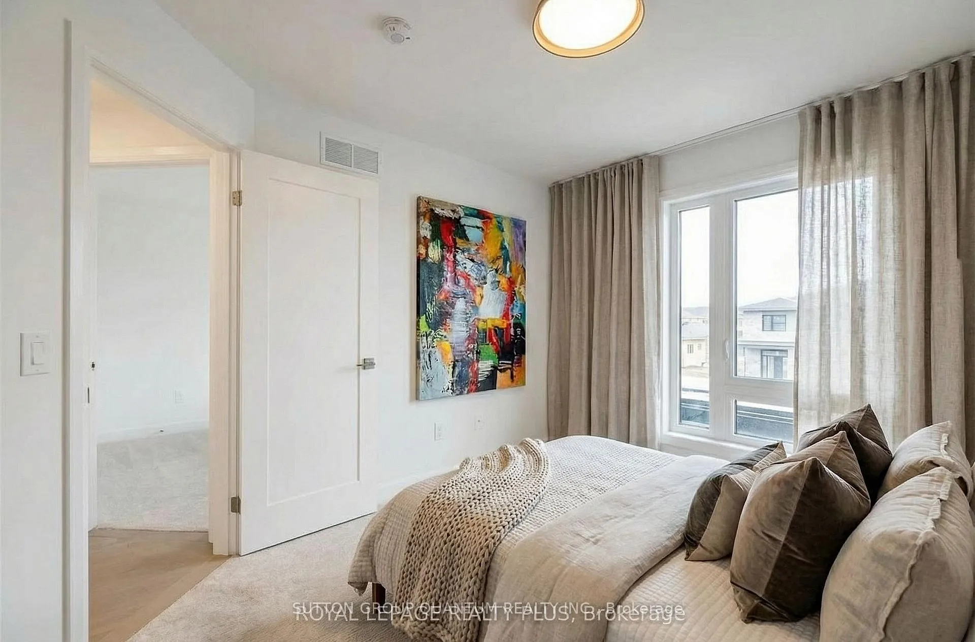 Photo 6 of 7214 Parsa Street, Niagara Falls, Brown — HOMEH