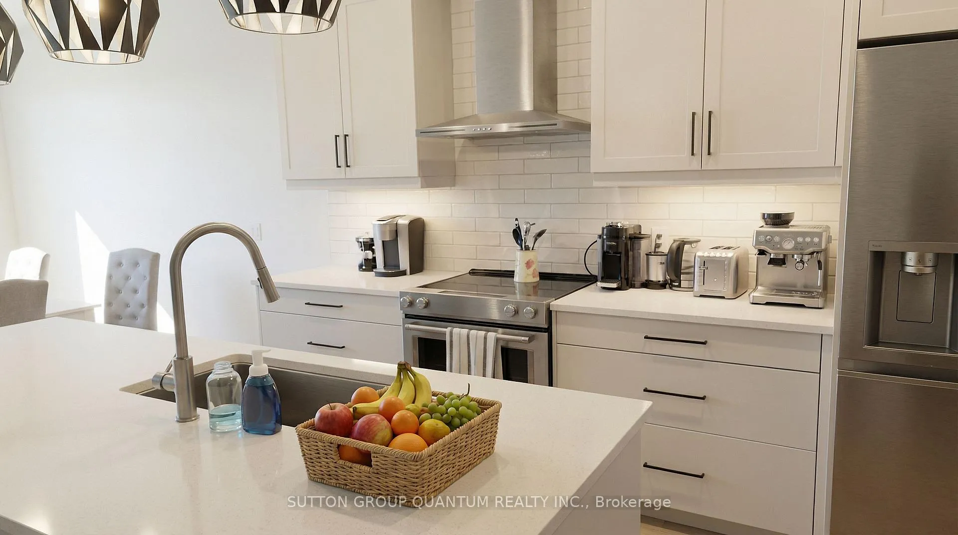 Photo 9 of 7214 Parsa Street, Niagara Falls, Brown — HOMEH