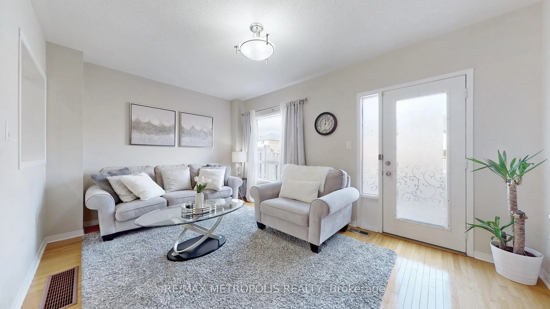 Photo 4 of 220 Deepsprings Crescent, Vaughan, Vellore Village — HOMEH