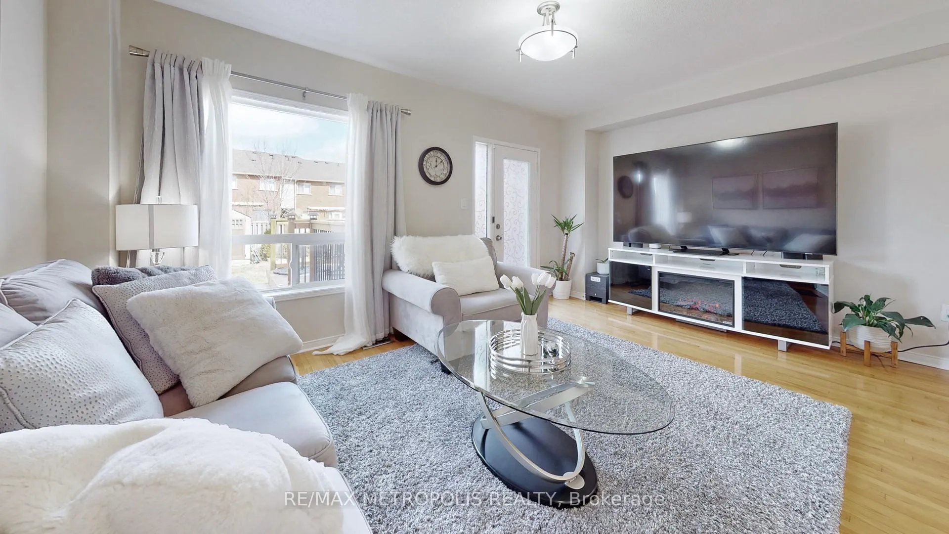 Photo 8 of 220 Deepsprings Crescent, Vaughan, Vellore Village — HOMEH