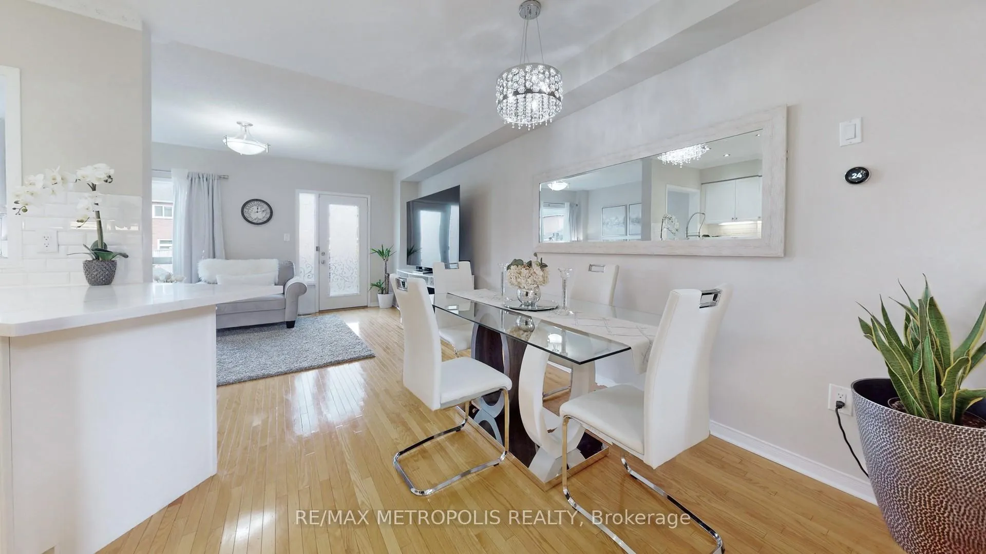 Photo 16 of 220 Deepsprings Crescent, Vaughan, Vellore Village — HOMEH