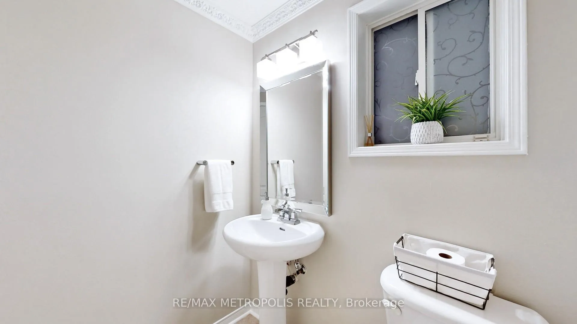 Photo 17 of 220 Deepsprings Crescent, Vaughan, Vellore Village — HOMEH