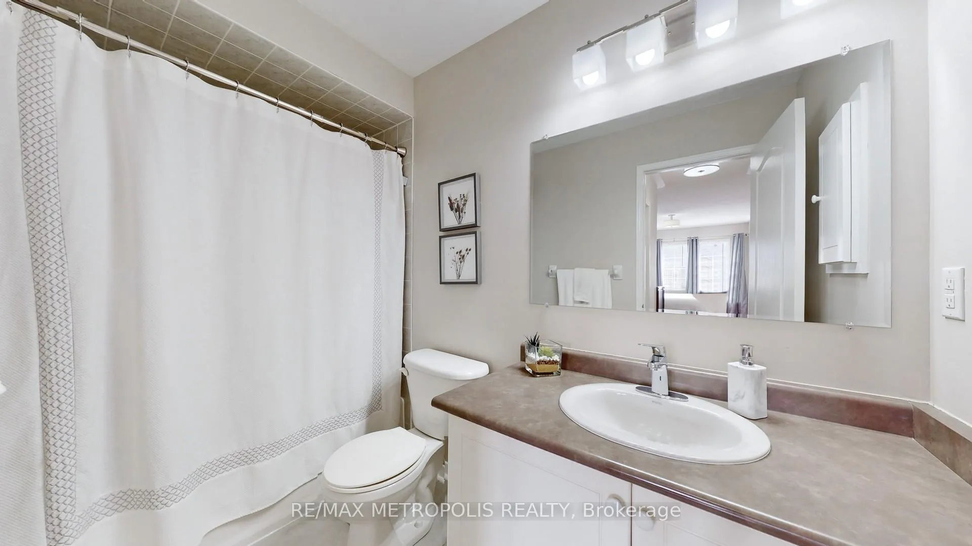 Photo 24 of 220 Deepsprings Crescent, Vaughan, Vellore Village — HOMEH