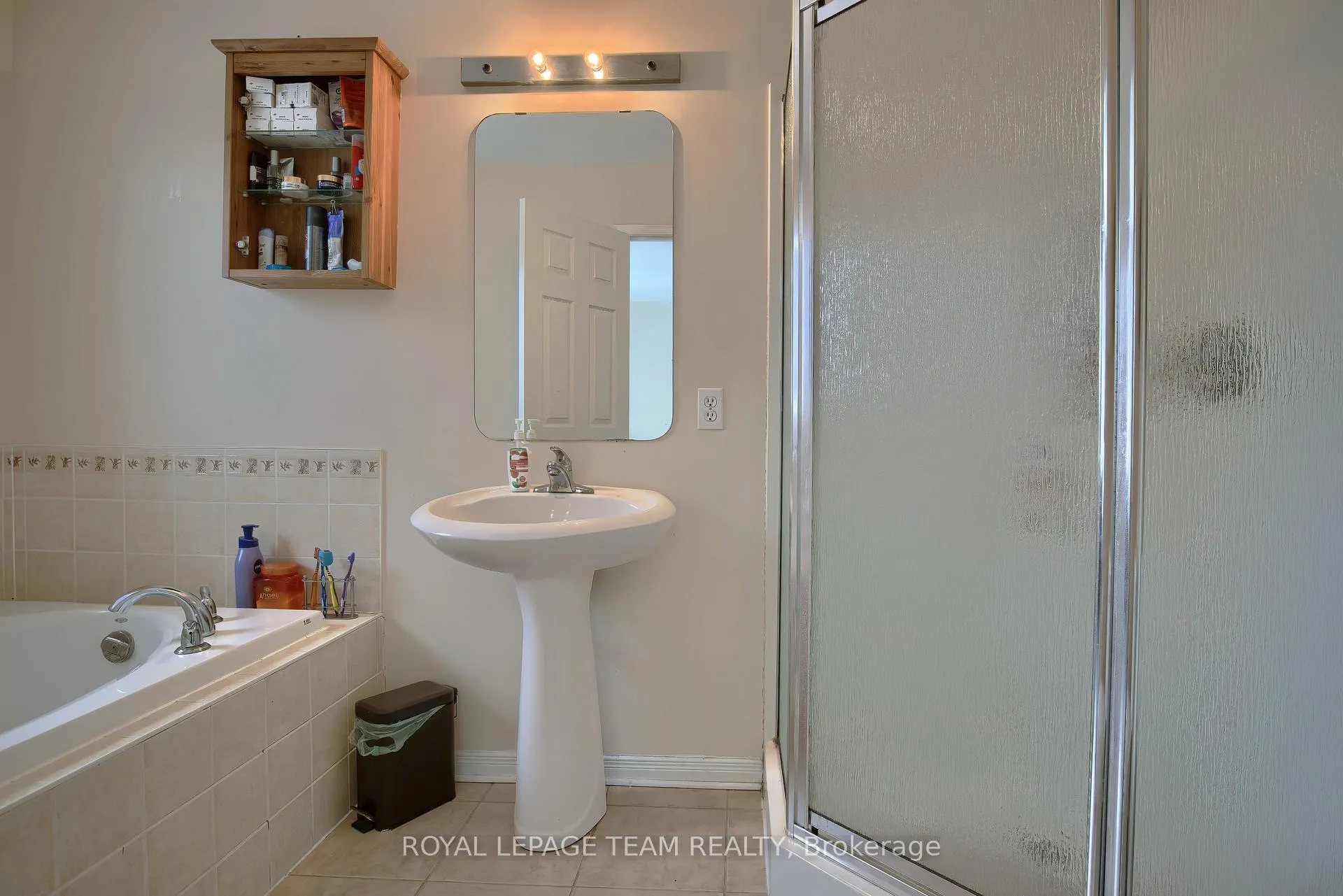 Photo 12 of 508 Aberfoyle Circle, Ottawa, Kanata - Morgan's Grant/South March — HOMEH