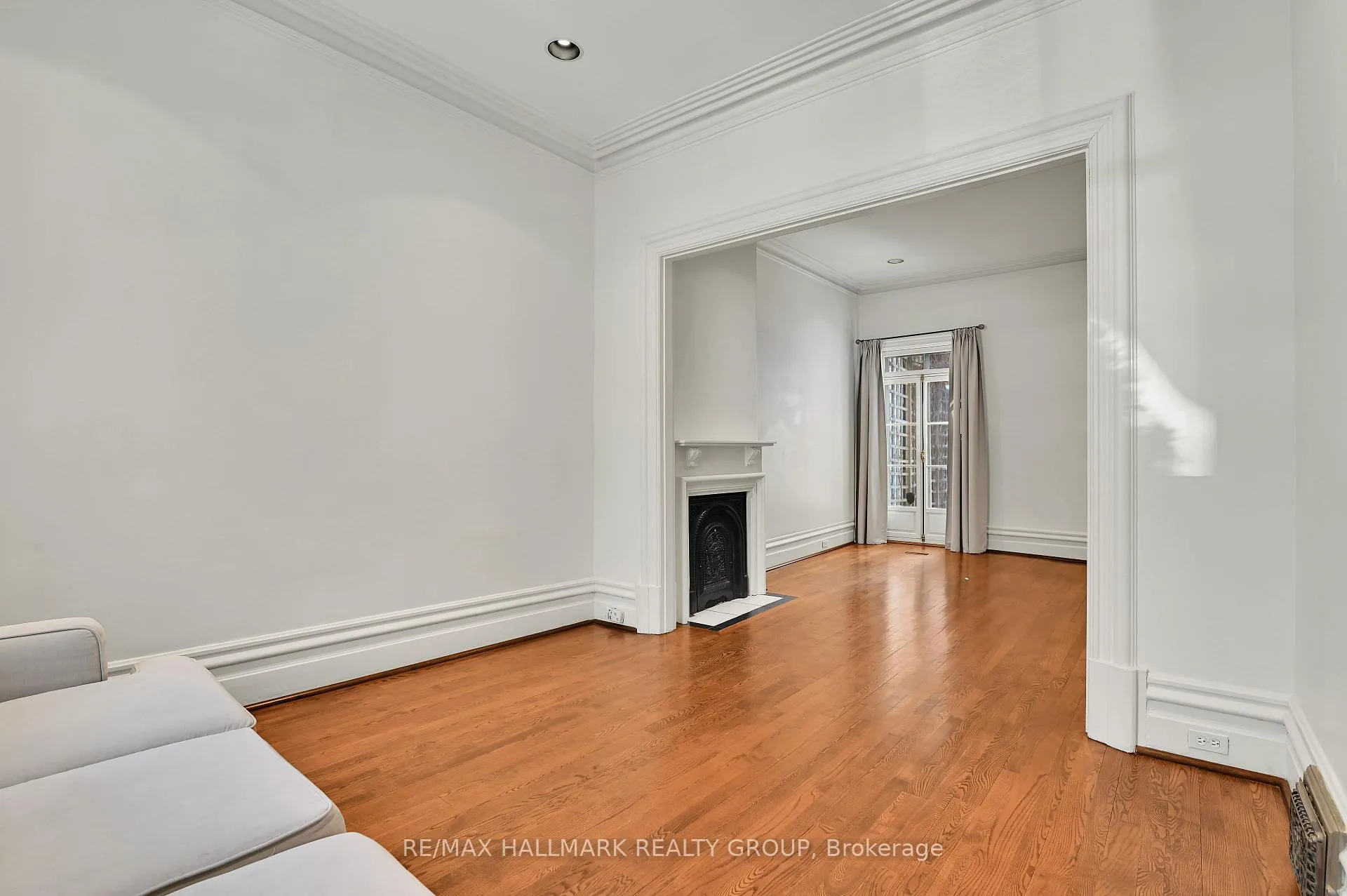 Photo 5 of 189 Mackay Street, Ottawa, New Edinburgh — HOMEH