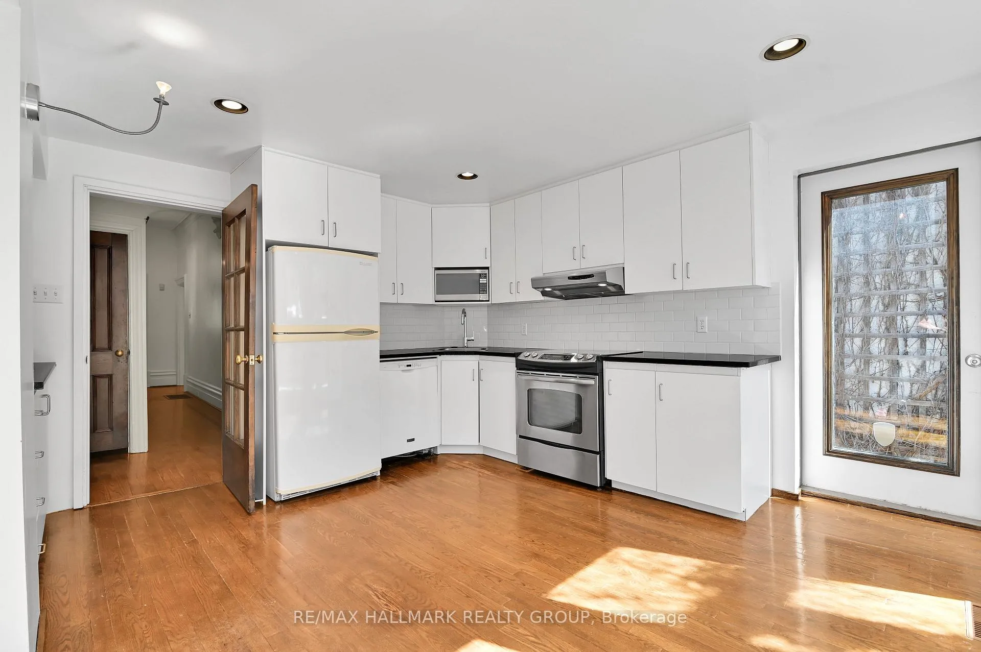 Photo 9 of 189 Mackay Street, Ottawa, New Edinburgh — HOMEH