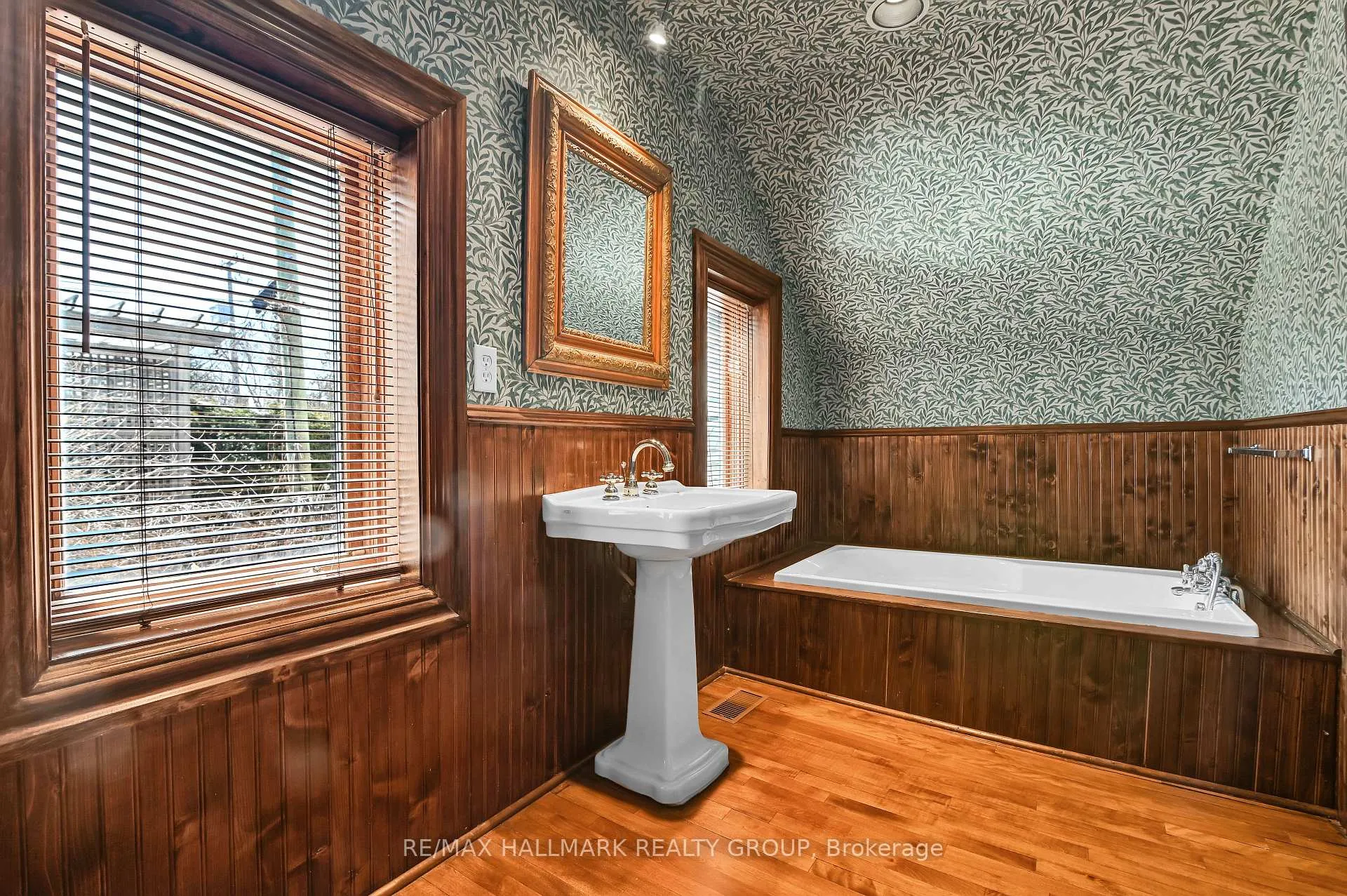 Photo 17 of 189 Mackay Street, Ottawa, New Edinburgh — HOMEH