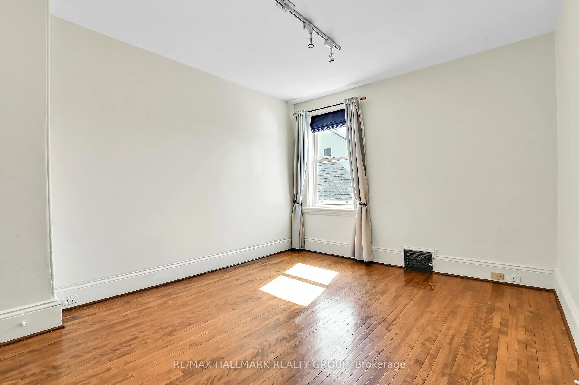 Photo 19 of 189 Mackay Street, Ottawa, New Edinburgh — HOMEH