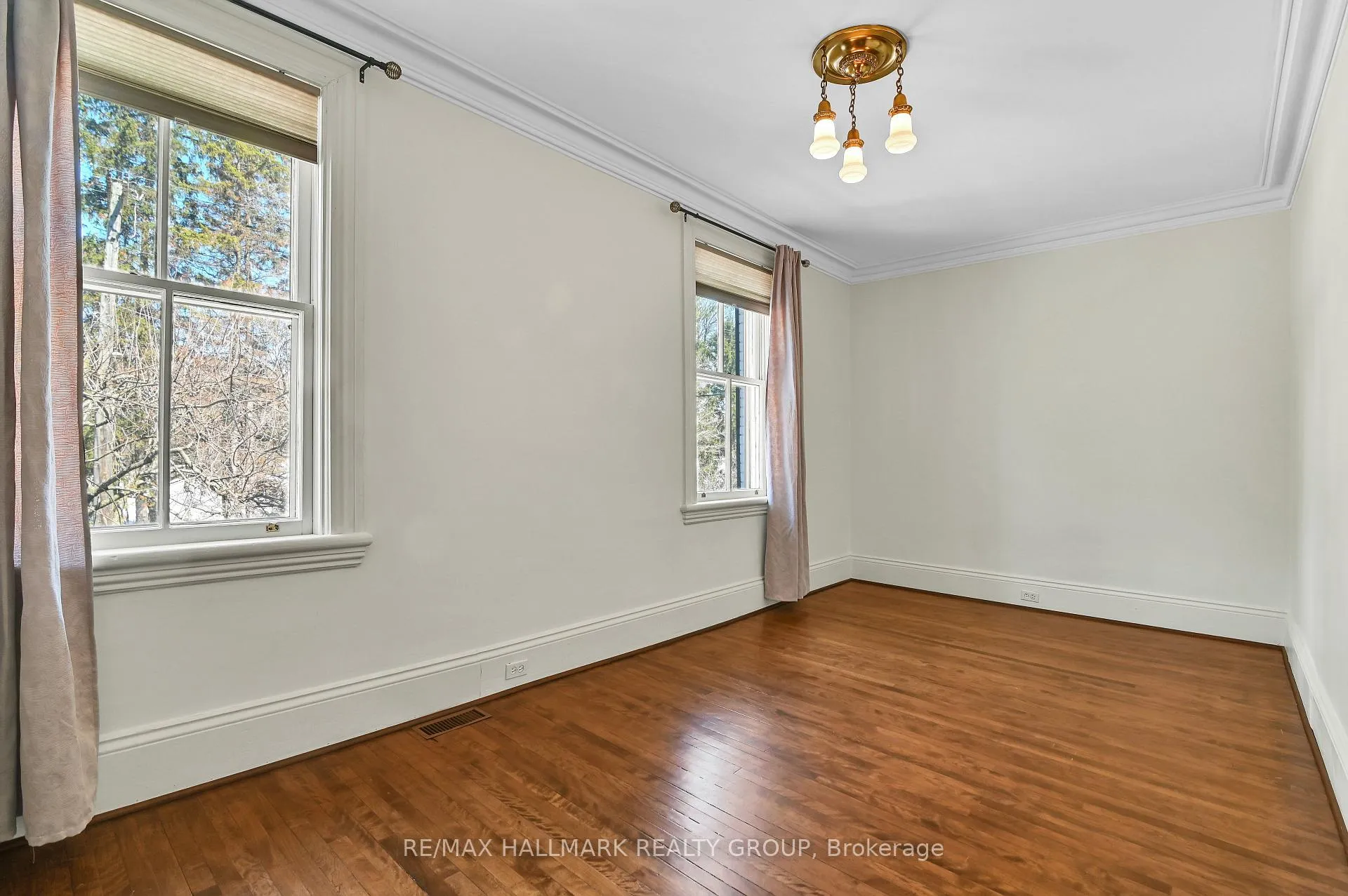 Photo 21 of 189 Mackay Street, Ottawa, New Edinburgh — HOMEH