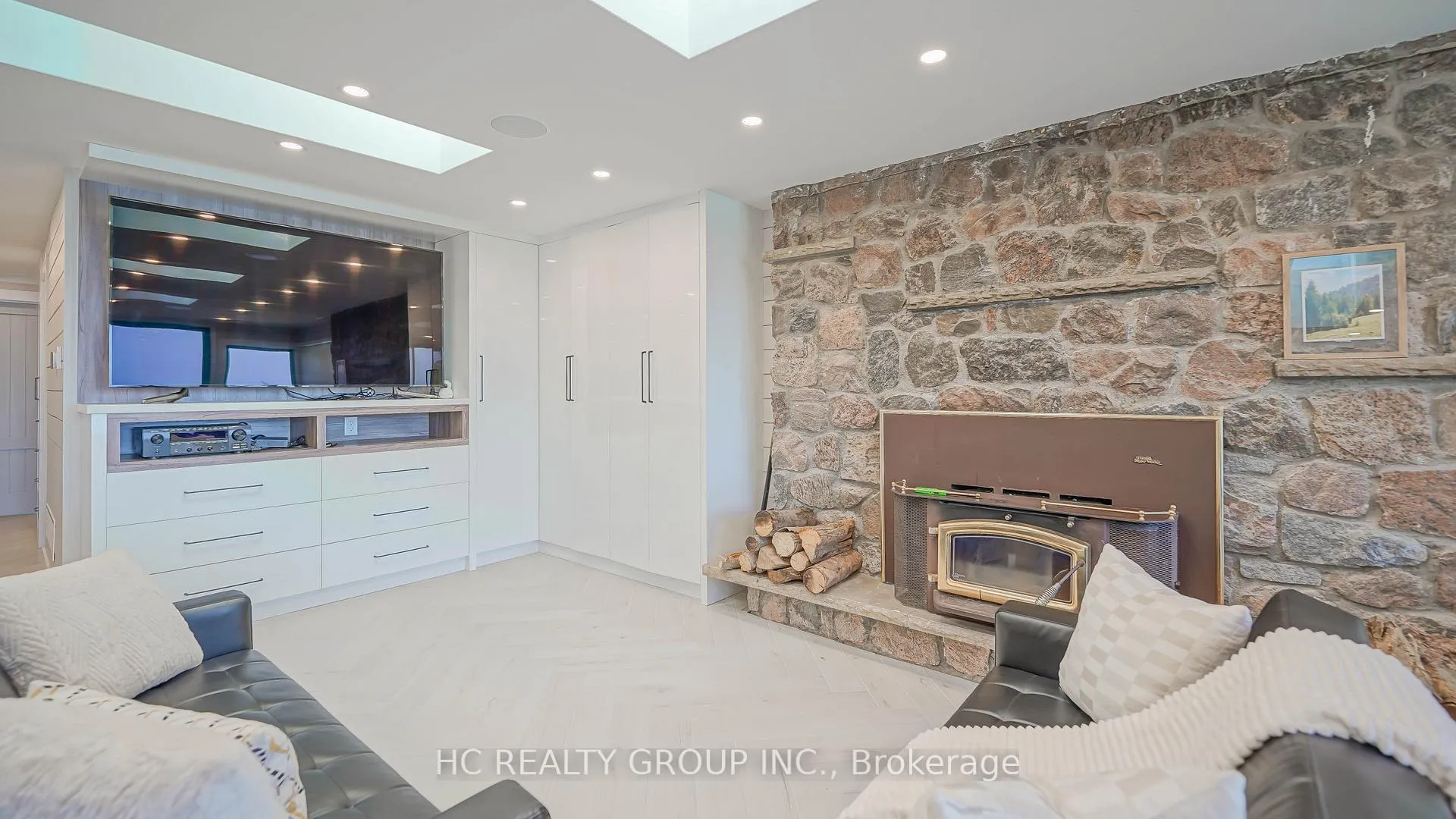 Photo 29 of 456 Silver Birch Drive, Tiny, Rural Tiny — HOMEH