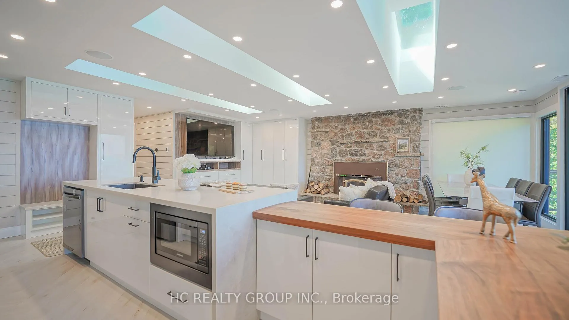 Photo 32 of 456 Silver Birch Drive, Tiny, Rural Tiny — HOMEH