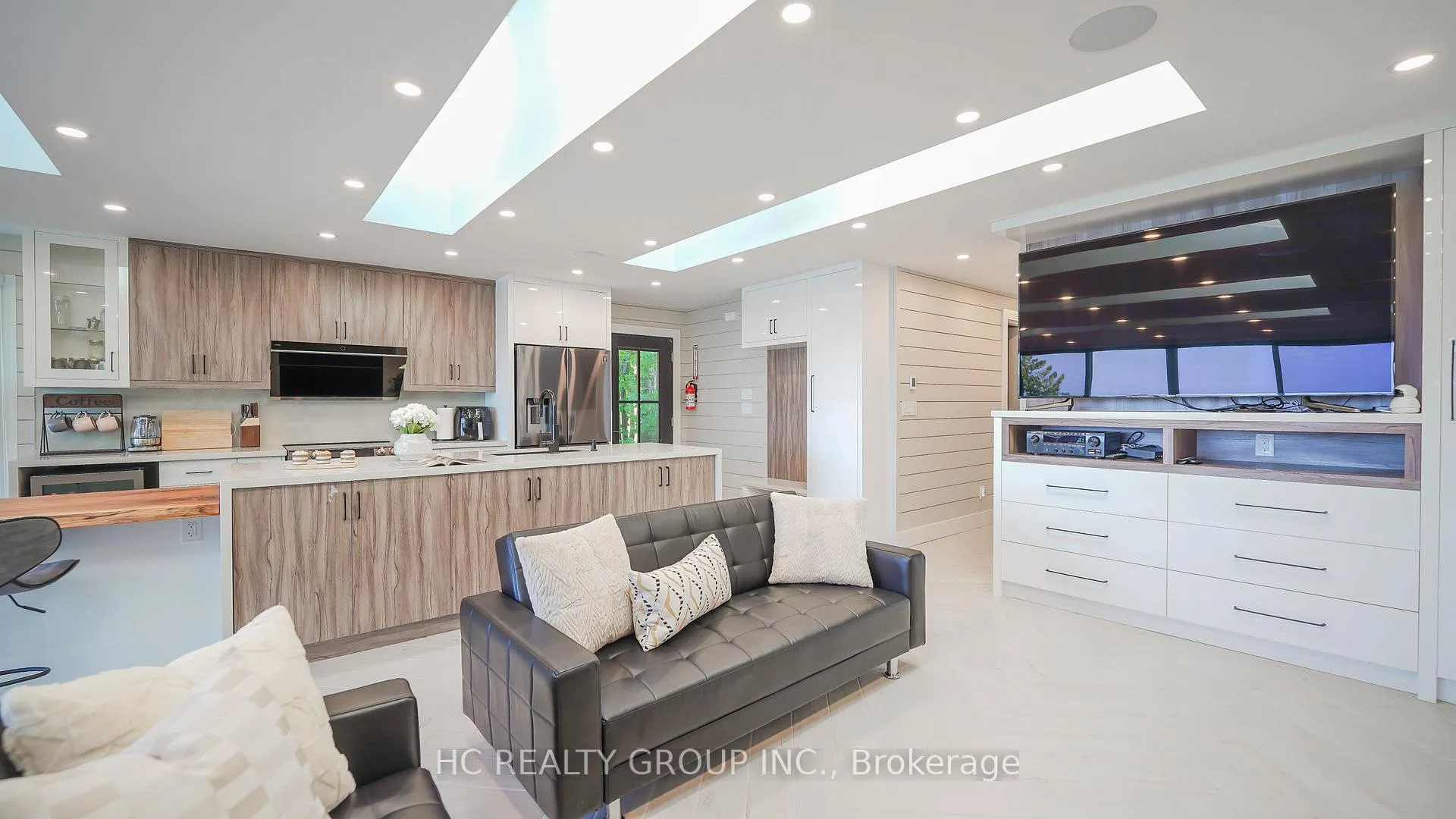 Photo 34 of 456 Silver Birch Drive, Tiny, Rural Tiny — HOMEH