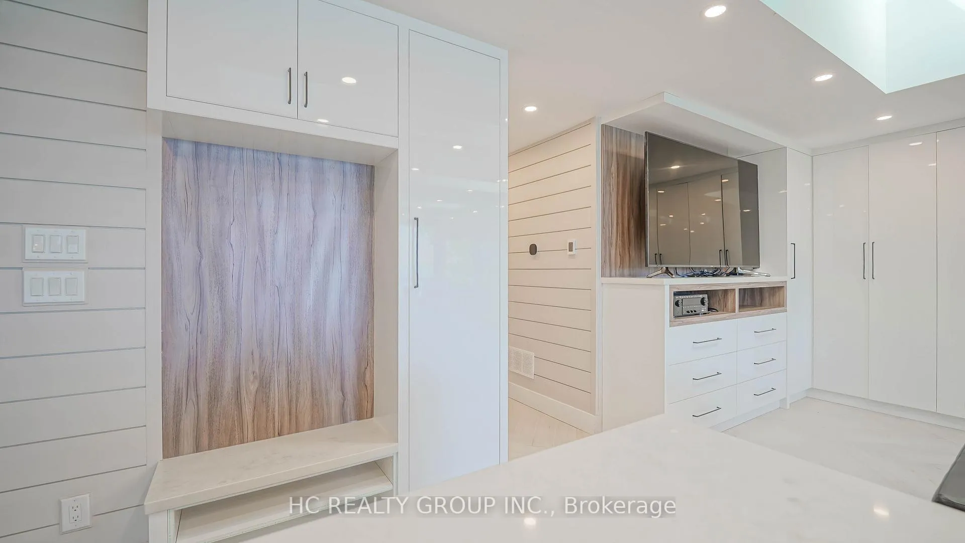 Photo 38 of 456 Silver Birch Drive, Tiny, Rural Tiny — HOMEH
