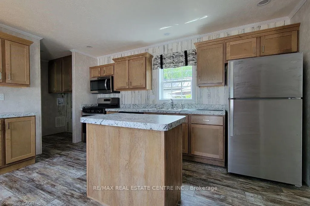 Photo 8 of 77 Park Lane, Hamilton, Rural Flamborough — HOMEH