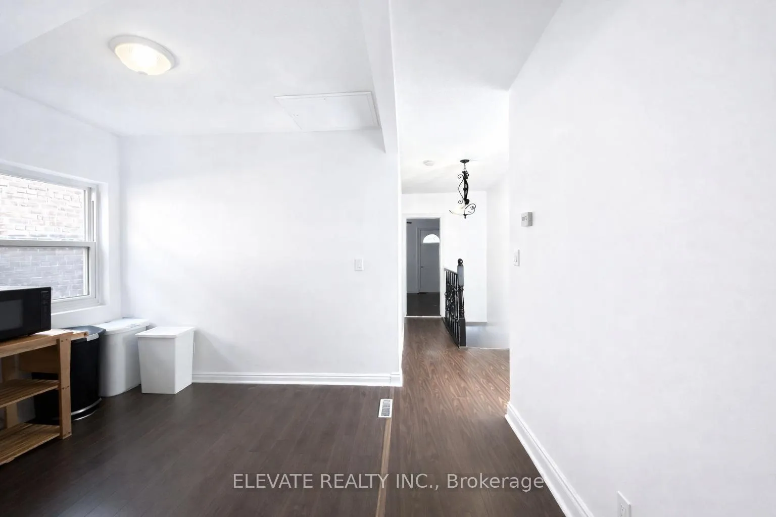 Photo 4 of Unit 2, 1908A Davenport Road, Toronto, Weston-Pellam Park — HOMEH