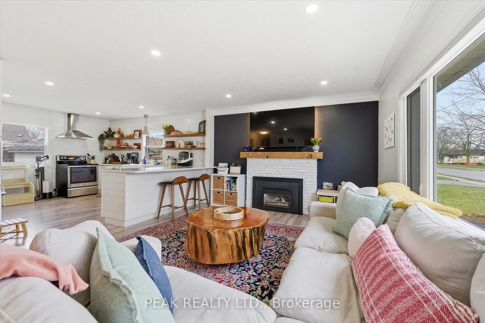 Photo 10 of 34 Scrimger Avenue, Cambridge — HOMEH