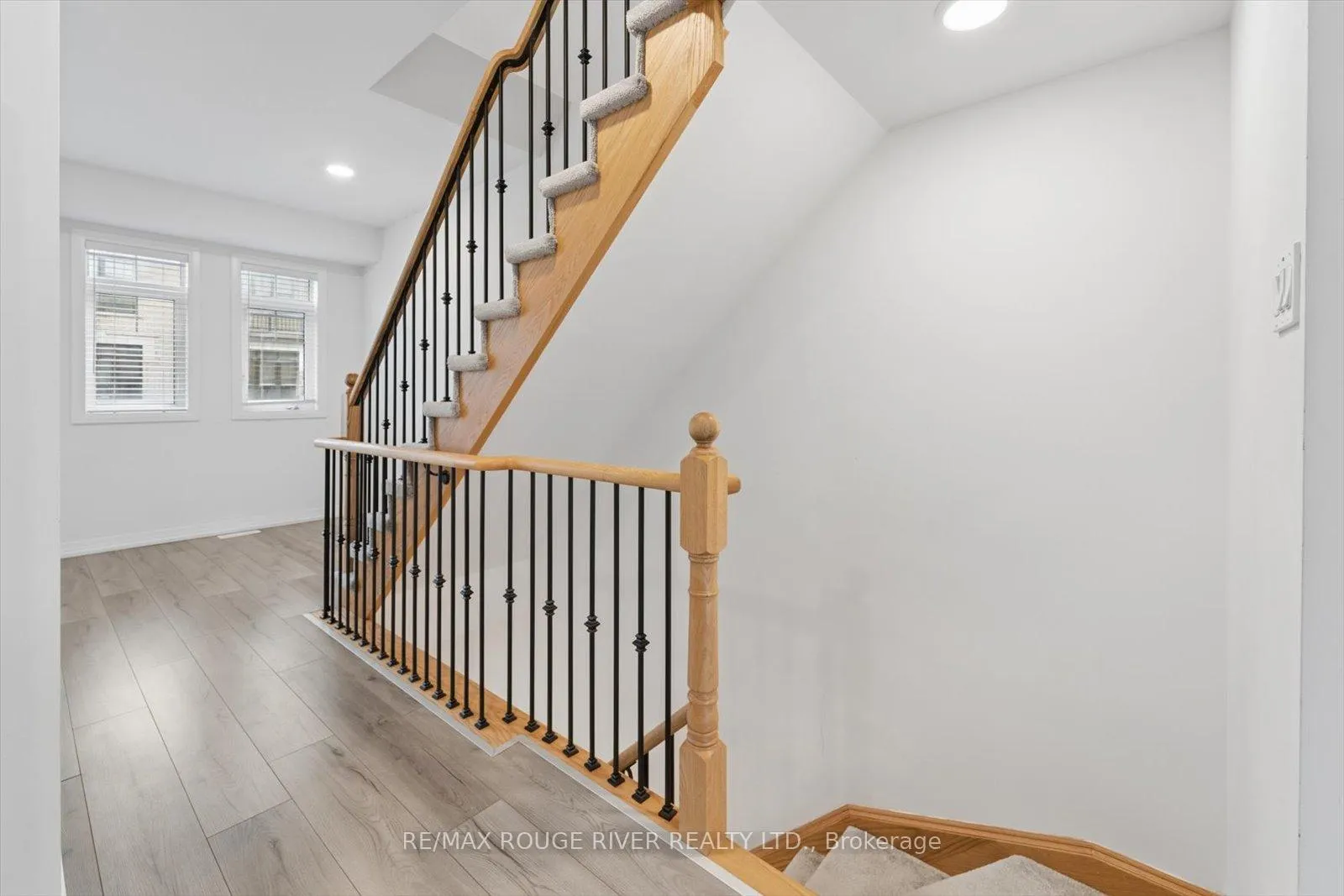 Photo 4 of 79 Bavin Street, Clarington, Bowmanville — HOMEH
