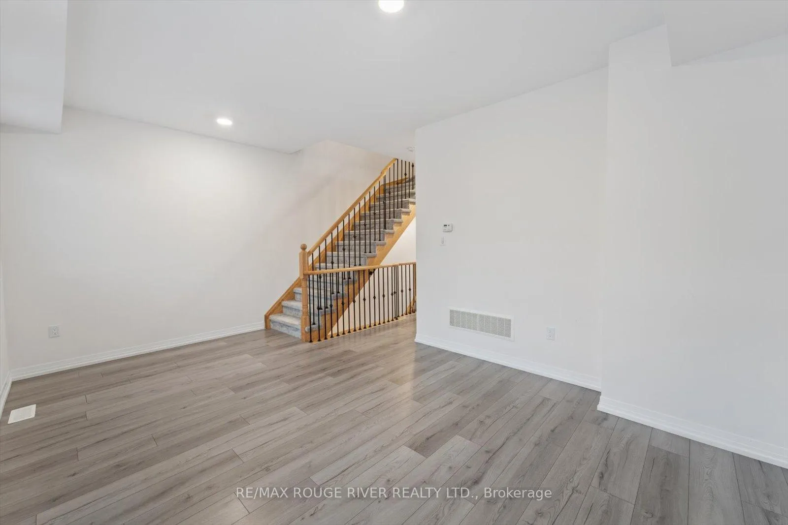 Photo 6 of 79 Bavin Street, Clarington, Bowmanville — HOMEH