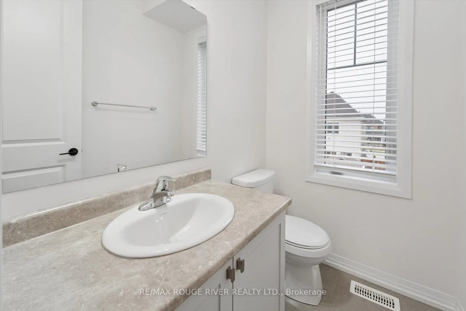 Photo 16 of 79 Bavin Street, Clarington, Bowmanville — HOMEH