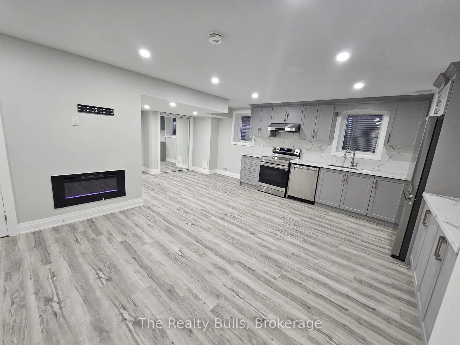 Photo 5 of Unit Basement, 1869 Narcissus Gardens, Pickering, Rural Pickering — HOMEH