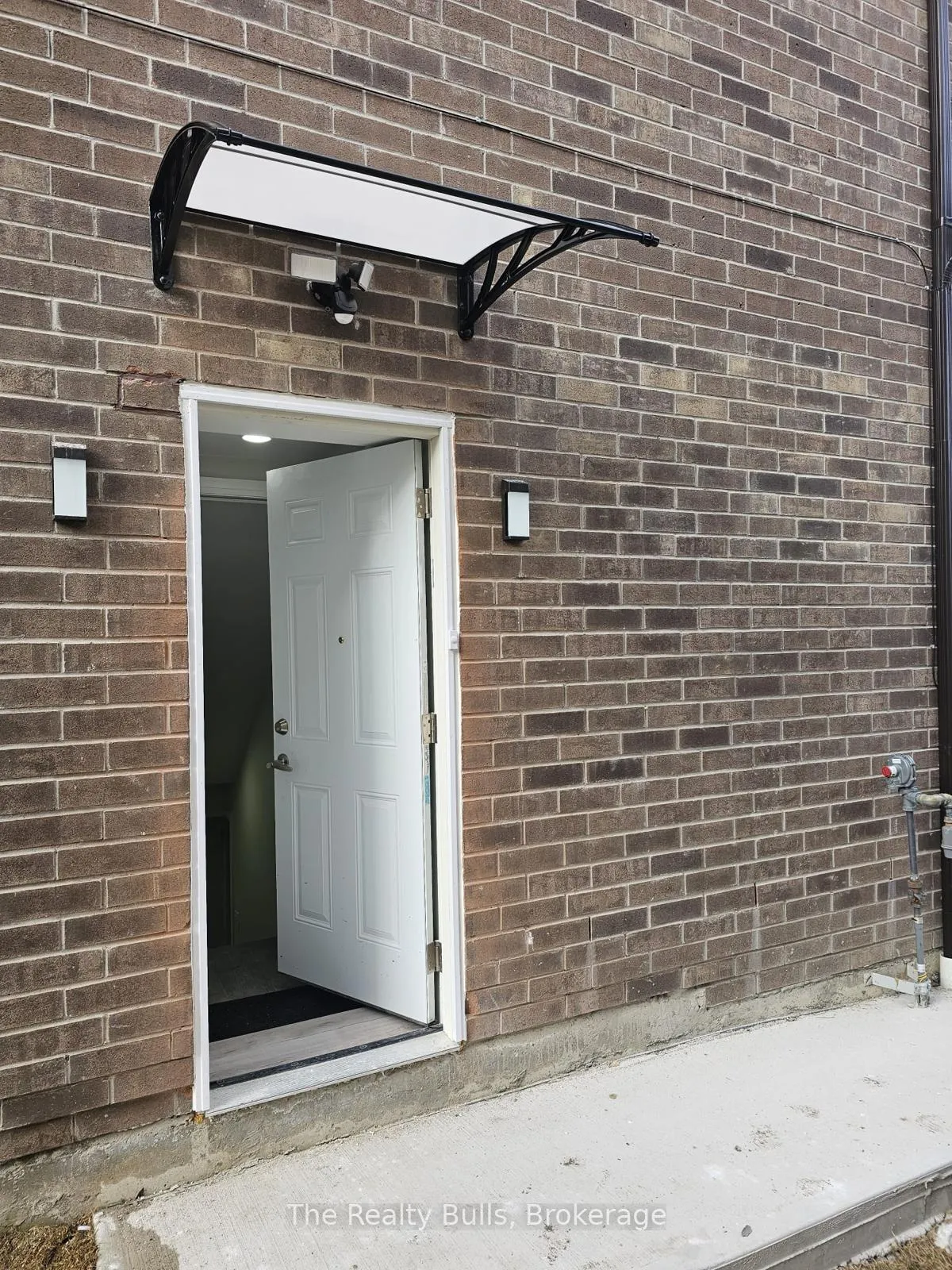 Photo 11 of Unit Basement, 1869 Narcissus Gardens, Pickering, Rural Pickering — HOMEH