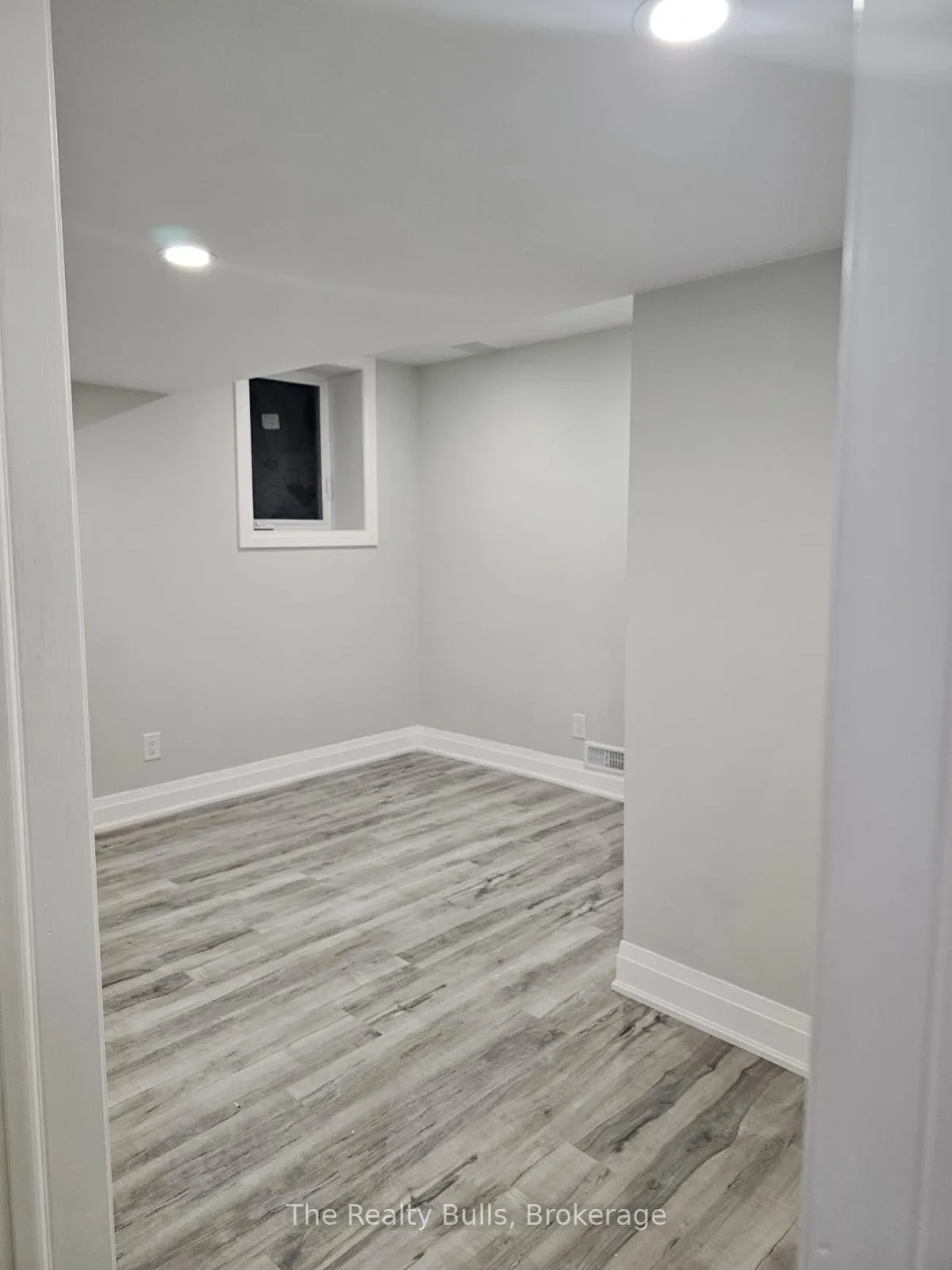 Photo 13 of Unit Basement, 1869 Narcissus Gardens, Pickering, Rural Pickering — HOMEH