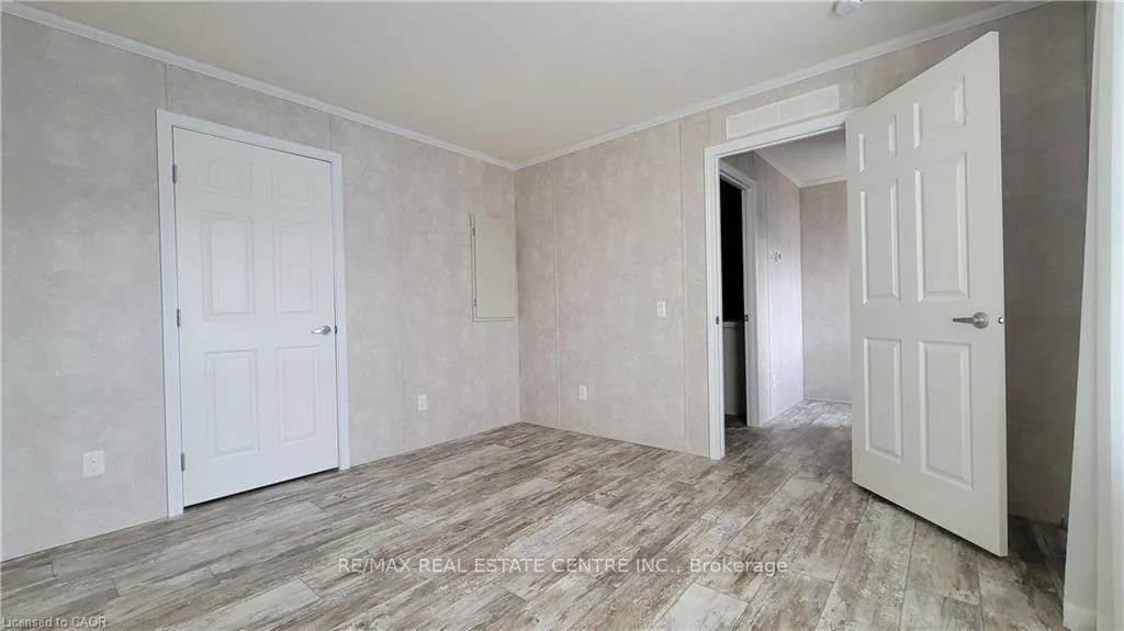 Photo 11 of 24 MacPherson Crescent, Hamilton, Rural Flamborough — HOMEH