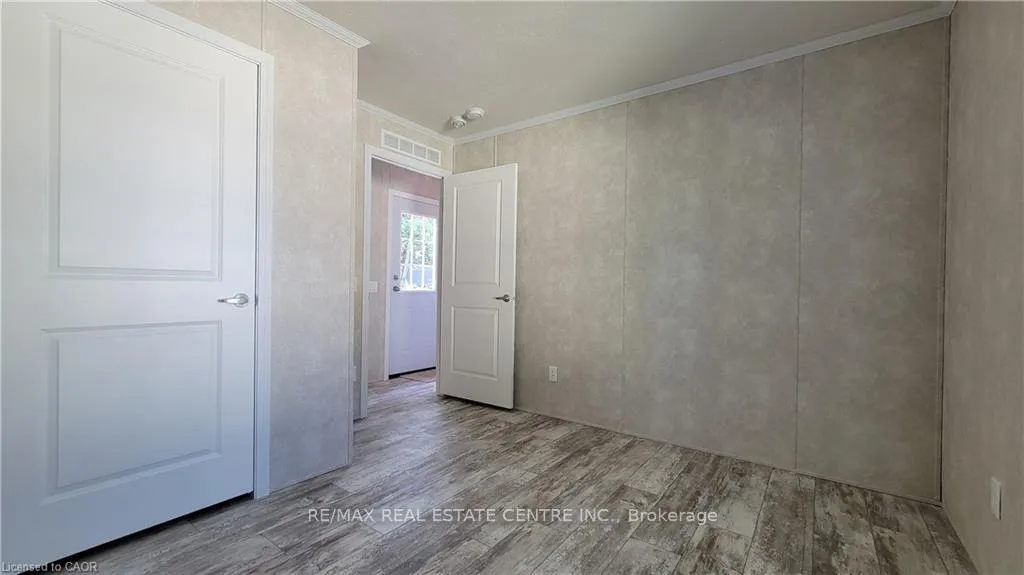 Photo 13 of 24 MacPherson Crescent, Hamilton, Rural Flamborough — HOMEH