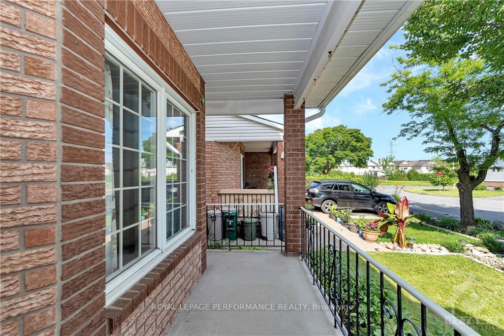 Photo 2 of 1353 Paardeburgh Avenue, Ottawa, Ellwood — HOMEH