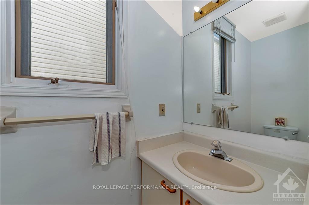 Photo 8 of 1353 Paardeburgh Avenue, Ottawa, Ellwood — HOMEH