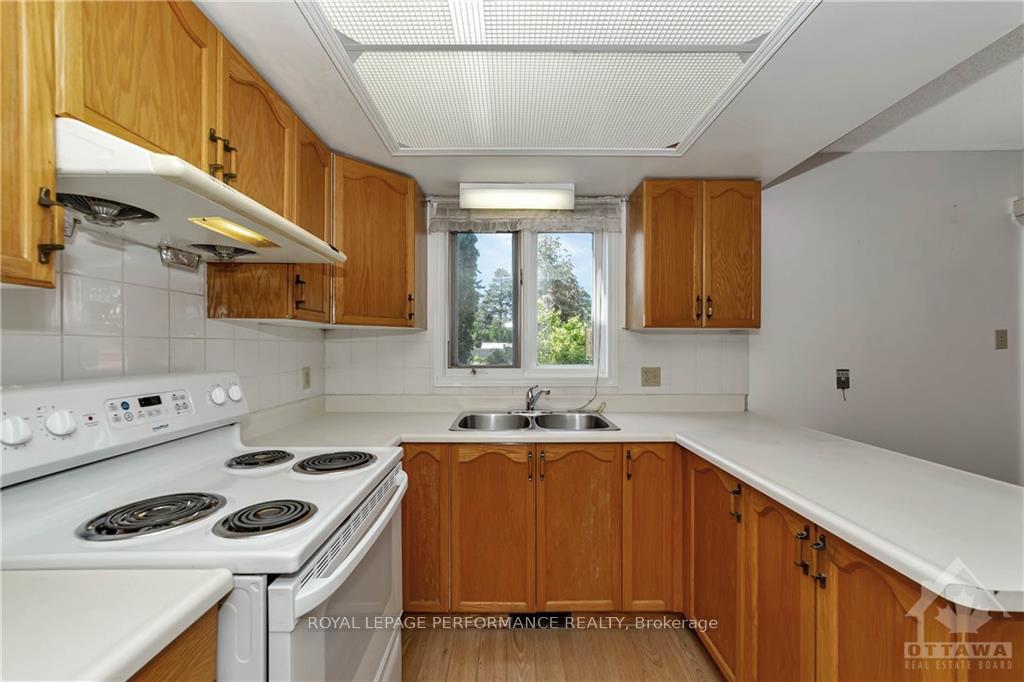 Photo 11 of 1353 Paardeburgh Avenue, Ottawa, Ellwood — HOMEH