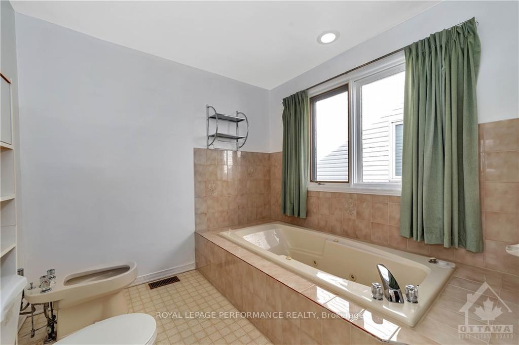 Photo 20 of 1353 Paardeburgh Avenue, Ottawa, Ellwood — HOMEH