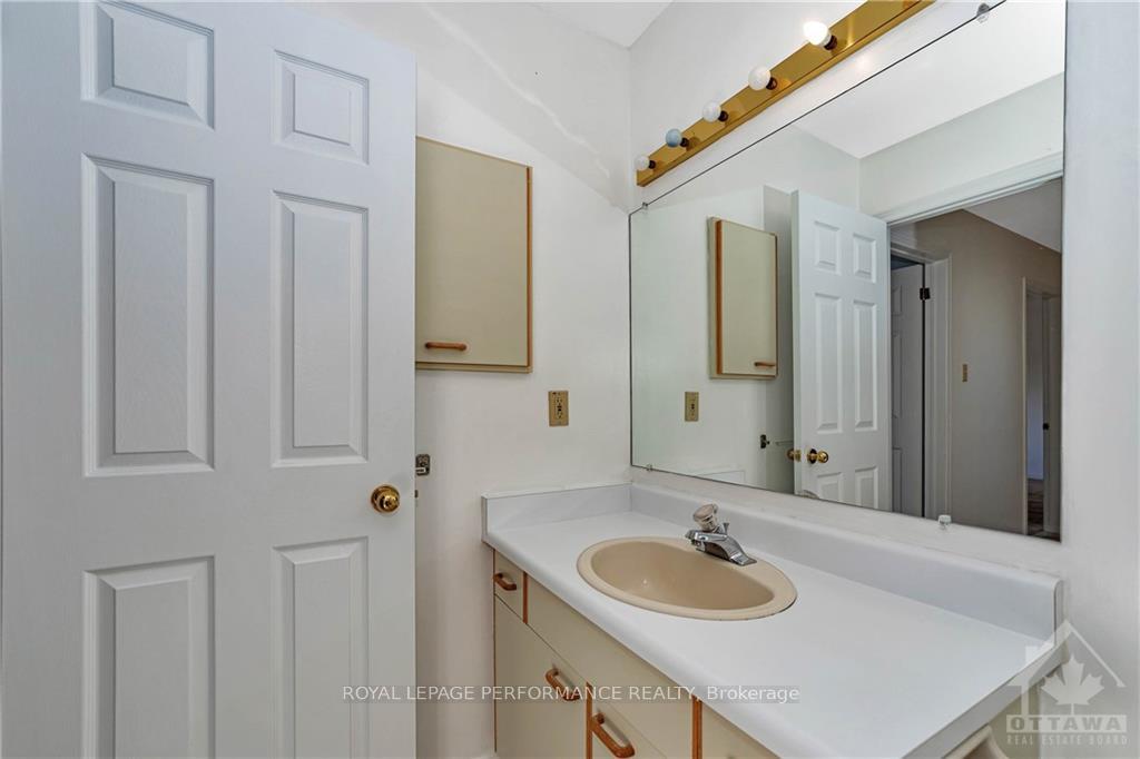 Photo 24 of 1353 Paardeburgh Avenue, Ottawa, Ellwood — HOMEH