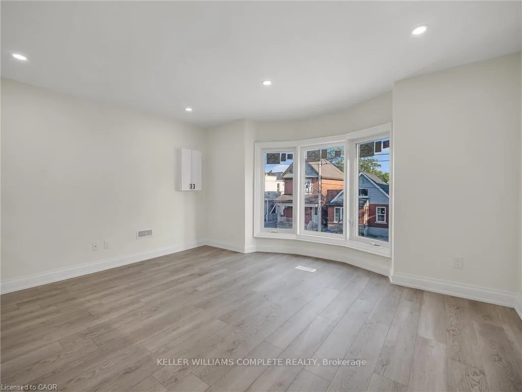 Photo 2 of Unit MAIN, 718 Cannon Street E, Hamilton, Stipley — HOMEH
