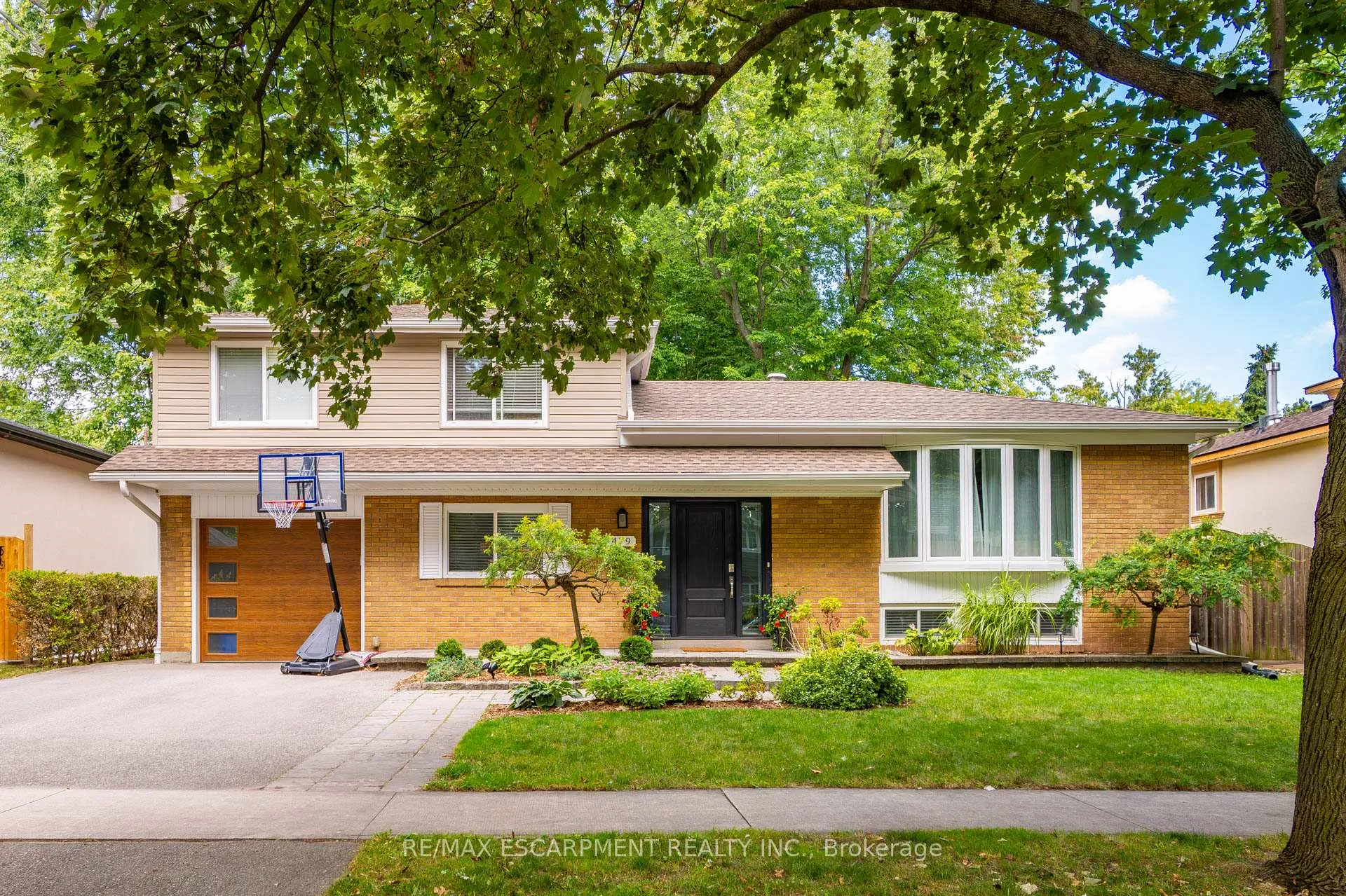 Front of 479 Pinedale Avenue