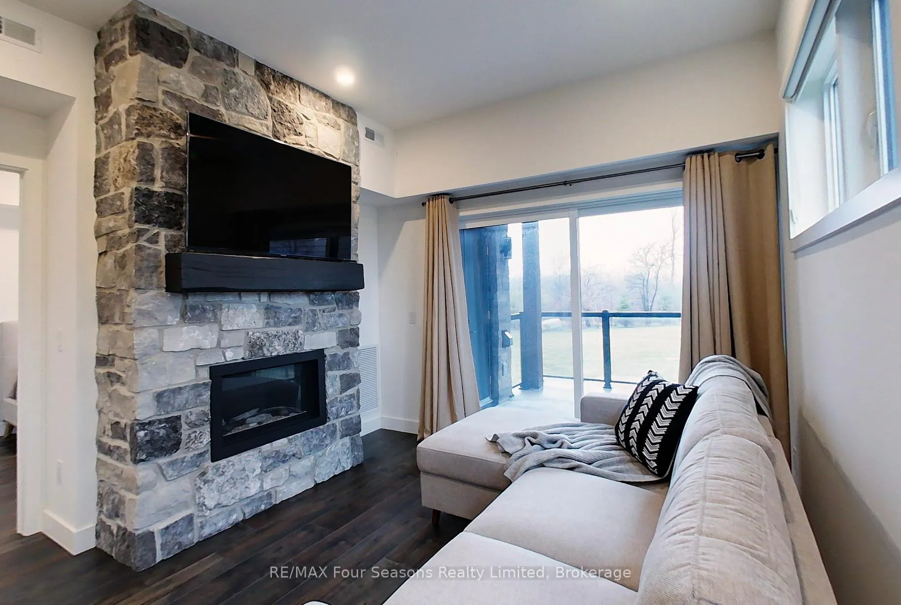 Photo 13 of Unit 107, 12 Beausoleil Lane, Blue Mountains — HOMEH