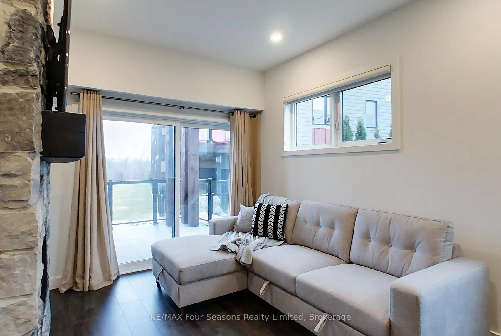 Photo 15 of Unit 107, 12 Beausoleil Lane, Blue Mountains — HOMEH