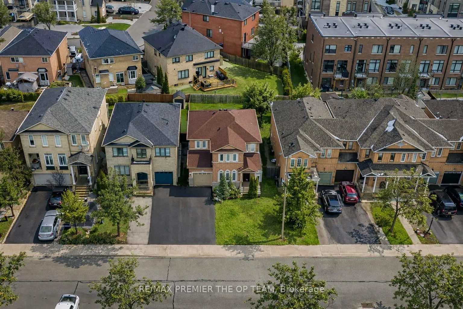 Photo 2 of 56 Wildberry Crescent, Vaughan, Vellore Village — HOMEH