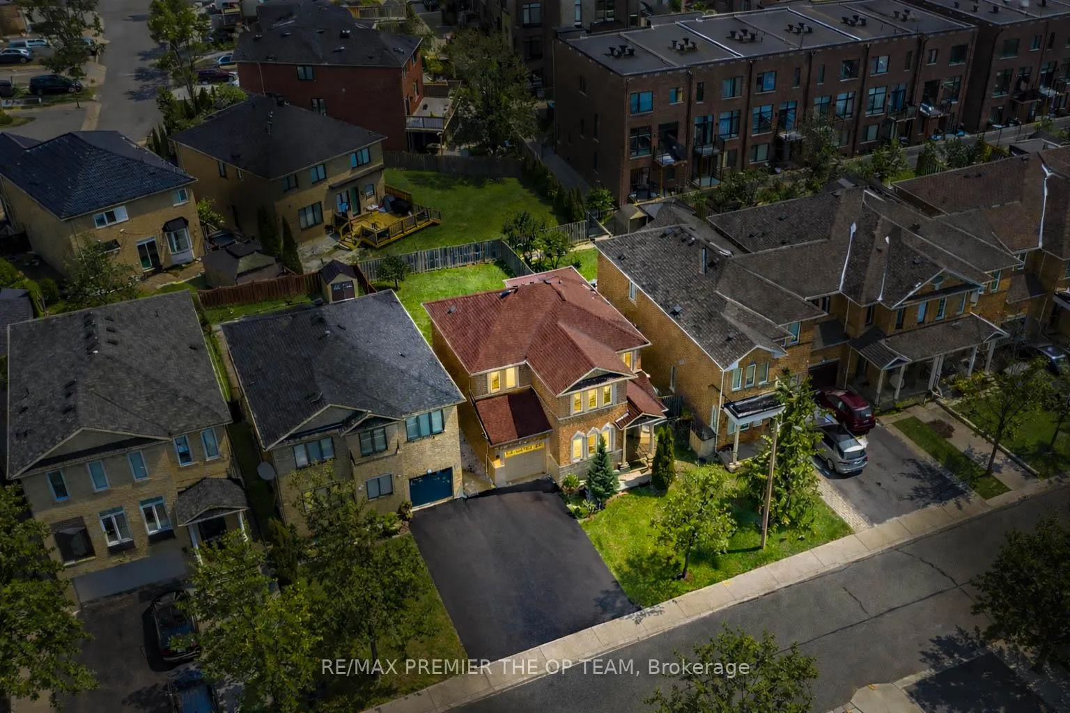 Photo 3 of 56 Wildberry Crescent, Vaughan, Vellore Village — HOMEH