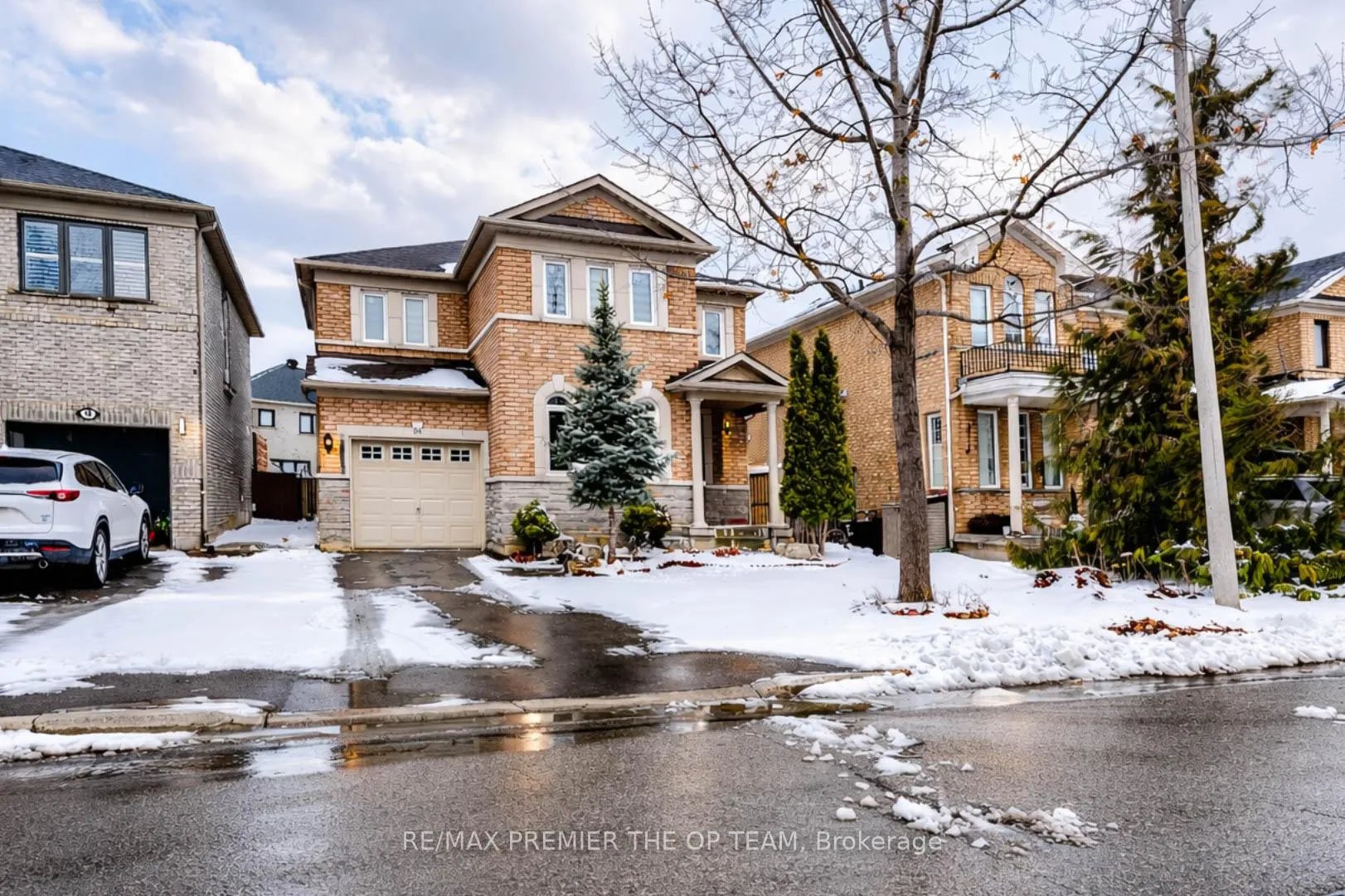 Photo 4 of 56 Wildberry Crescent, Vaughan, Vellore Village — HOMEH